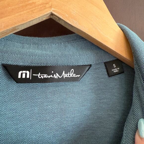 TRAVIS MATHEW | Local Hospitality Slate Blue Textured Golf Polo | Size Small - Picture 4 of 6